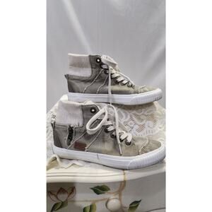 Women's GUC Fashion Sneakers by Blowfish Size 7.5